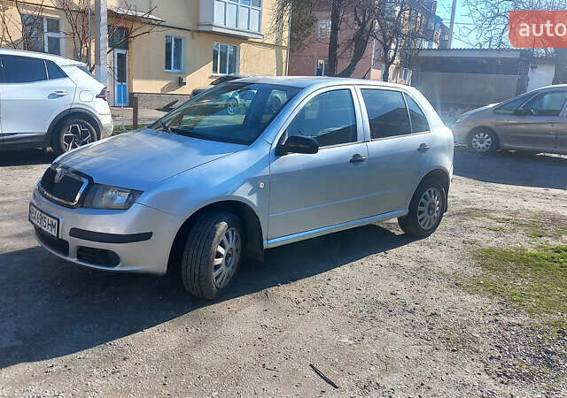 Серый Шкода Фабия, объемом двигателя 1.2 л и пробегом 292 тыс. км за 3000 $, фото 1 на Automoto.ua