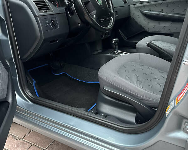 Сірий Шкода Фабія, об'ємом двигуна 1.4 л та пробігом 208 тис. км за 5399 $, фото 35 на Automoto.ua