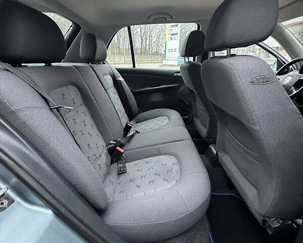 Сірий Шкода Фабія, об'ємом двигуна 1.4 л та пробігом 208 тис. км за 5399 $, фото 22 на Automoto.ua