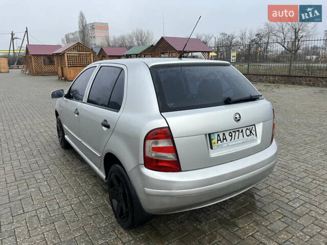 Серый Шкода Фабия, объемом двигателя 1.2 л и пробегом 243 тыс. км за 2850 $, фото 5 на Automoto.ua