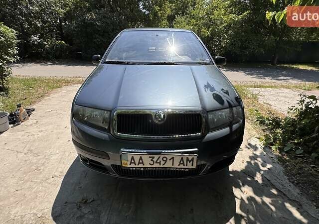 Сірий Шкода Фабія, об'ємом двигуна 1.2 л та пробігом 105 тис. км за 3500 $, фото 6 на Automoto.ua