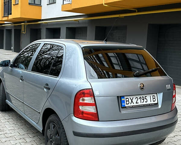 Серый Шкода Фабия, объемом двигателя 1.39 л и пробегом 236 тыс. км за 4000 $, фото 10 на Automoto.ua