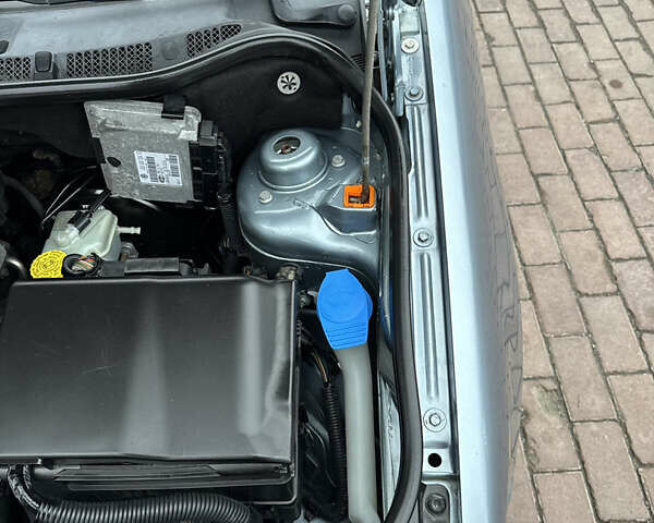 Сірий Шкода Фабія, об'ємом двигуна 1.4 л та пробігом 208 тис. км за 5399 $, фото 39 на Automoto.ua