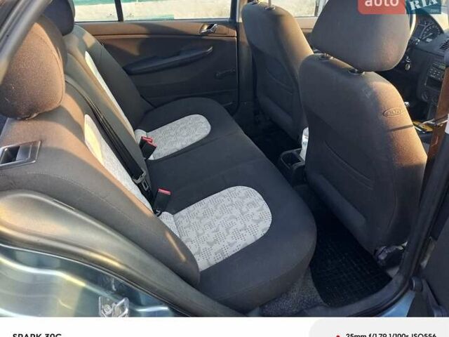 Серый Шкода Фабия, объемом двигателя 1.39 л и пробегом 184 тыс. км за 4000 $, фото 6 на Automoto.ua