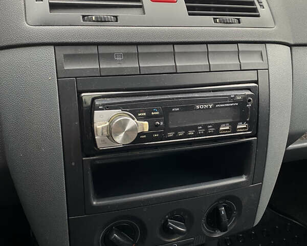 Серый Шкода Фабия, объемом двигателя 1.2 л и пробегом 777 тыс. км за 1999 $, фото 17 на Automoto.ua