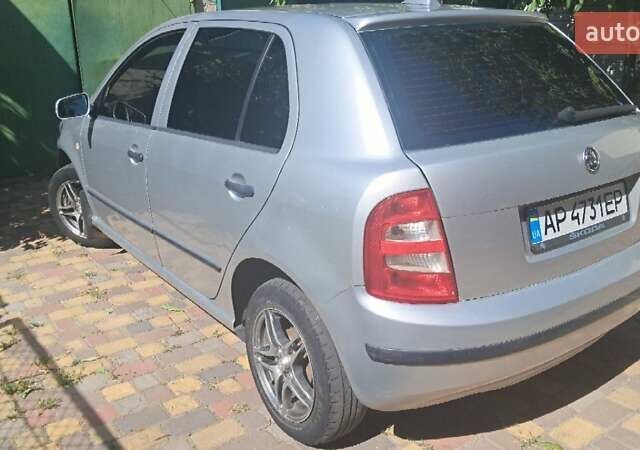 Серый Шкода Фабия, объемом двигателя 1.2 л и пробегом 230 тыс. км за 3500 $, фото 3 на Automoto.ua