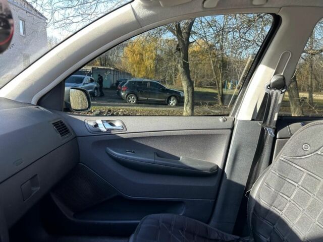 Серый Шкода Фабия, объемом двигателя 1.2 л и пробегом 196 тыс. км за 3400 $, фото 4 на Automoto.ua