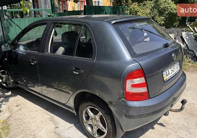 Сірий Шкода Фабія, об'ємом двигуна 1.2 л та пробігом 105 тис. км за 3500 $, фото 4 на Automoto.ua