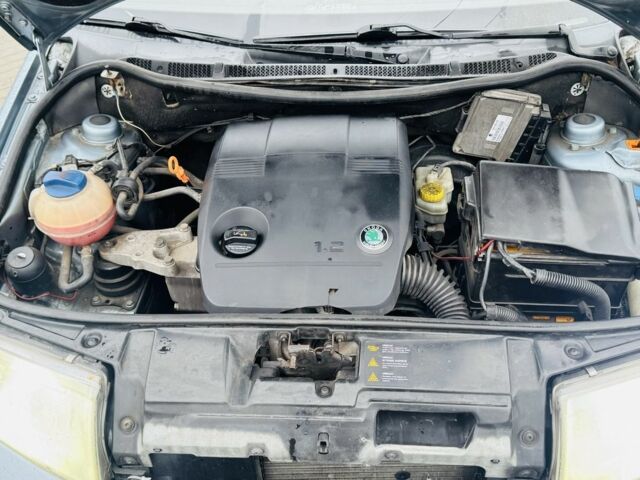 Сірий Шкода Фабія, об'ємом двигуна 1.2 л та пробігом 122 тис. км за 2400 $, фото 11 на Automoto.ua