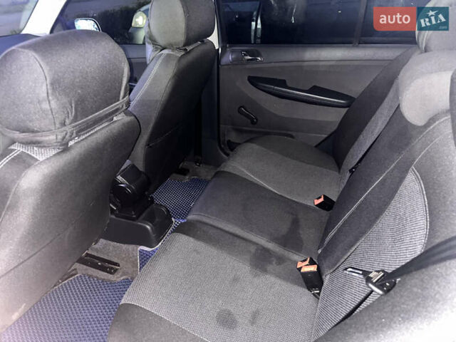 Сірий Шкода Фабія, об'ємом двигуна 1.39 л та пробігом 236 тис. км за 4200 $, фото 8 на Automoto.ua
