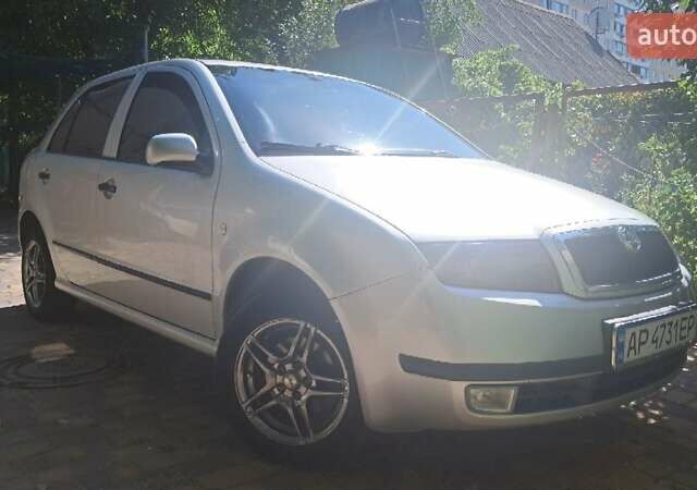 Серый Шкода Фабия, объемом двигателя 1.2 л и пробегом 230 тыс. км за 3500 $, фото 1 на Automoto.ua