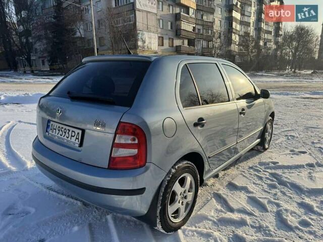 Серый Шкода Фабия, объемом двигателя 1.2 л и пробегом 105 тыс. км за 4600 $, фото 3 на Automoto.ua