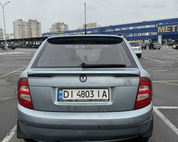 Серый Шкода Фабия, объемом двигателя 1.2 л и пробегом 200 тыс. км за 2500 $, фото 3 на Automoto.ua