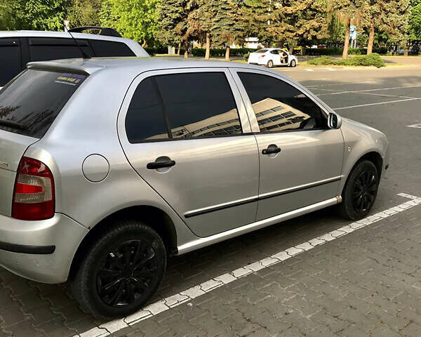 Серый Шкода Фабия, объемом двигателя 1.2 л и пробегом 380 тыс. км за 3200 $, фото 9 на Automoto.ua