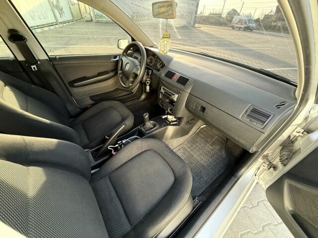 Серый Шкода Фабия, объемом двигателя 1.2 л и пробегом 3 тыс. км за 3650 $, фото 4 на Automoto.ua