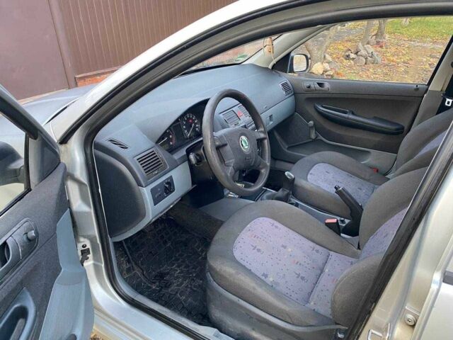 Серый Шкода Фабия, объемом двигателя 1.2 л и пробегом 245 тыс. км за 3500 $, фото 7 на Automoto.ua