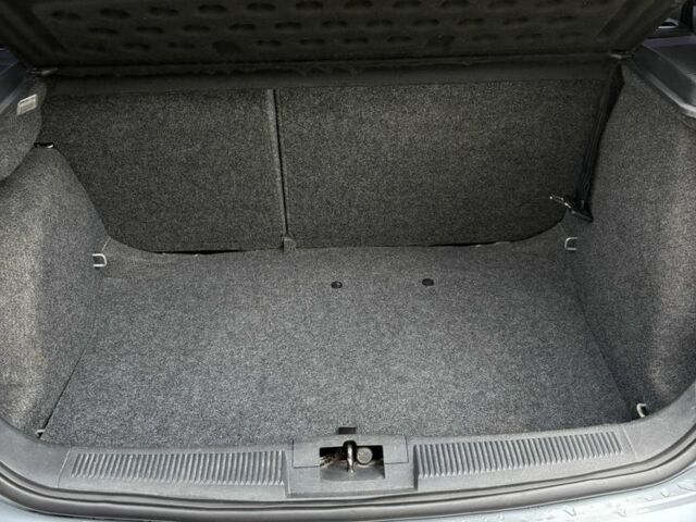 Серый Шкода Фабия, объемом двигателя 1.2 л и пробегом 137 тыс. км за 4500 $, фото 6 на Automoto.ua