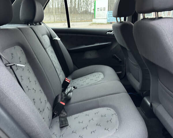 Сірий Шкода Фабія, об'ємом двигуна 1.4 л та пробігом 208 тис. км за 5399 $, фото 23 на Automoto.ua