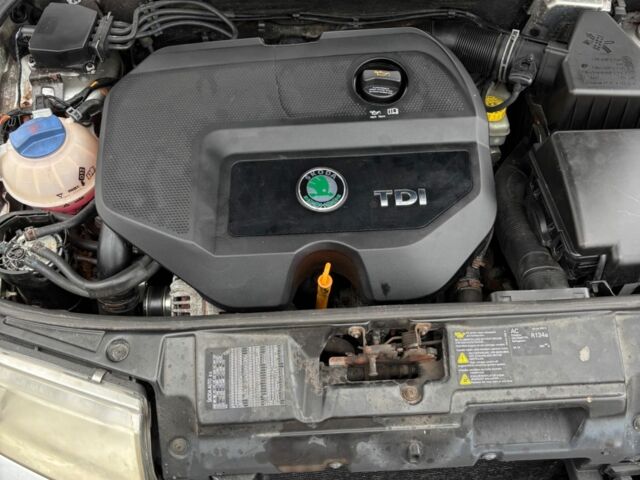 Серый Шкода Фабия, объемом двигателя 1.9 л и пробегом 280 тыс. км за 2500 $, фото 3 на Automoto.ua