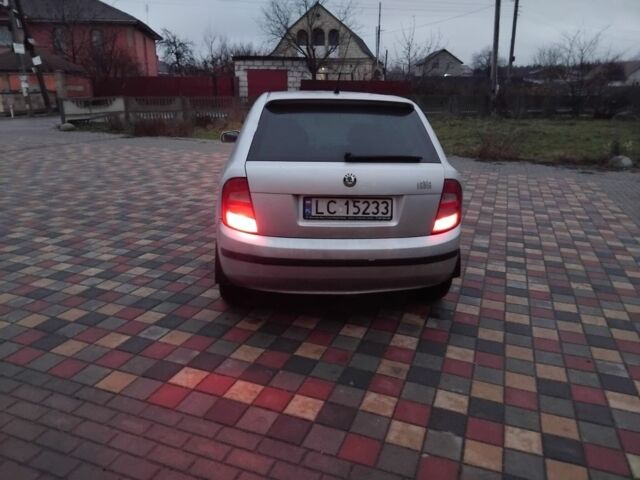 Серый Шкода Фабия, объемом двигателя 1.9 л и пробегом 370 тыс. км за 1599 $, фото 5 на Automoto.ua