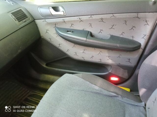 Сірий Шкода Фабія, об'ємом двигуна 1.2 л та пробігом 180 тис. км за 3100 $, фото 5 на Automoto.ua