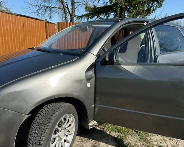Серый Шкода Фабия, объемом двигателя 1.2 л и пробегом 231 тыс. км за 2850 $, фото 4 на Automoto.ua