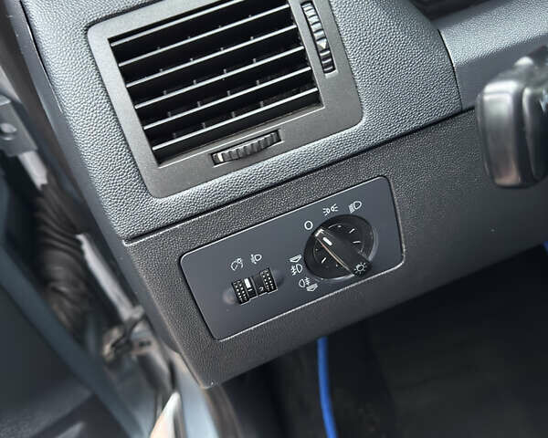 Сірий Шкода Фабія, об'ємом двигуна 1.4 л та пробігом 208 тис. км за 5399 $, фото 27 на Automoto.ua