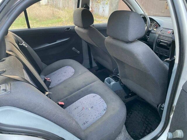 Серый Шкода Фабия, объемом двигателя 1.2 л и пробегом 245 тыс. км за 3500 $, фото 10 на Automoto.ua