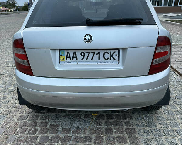 Сірий Шкода Фабія, об'ємом двигуна 1.2 л та пробігом 243 тис. км за 2850 $, фото 5 на Automoto.ua