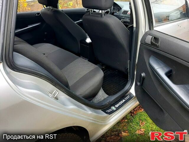 Сірий Шкода Фабія, об'ємом двигуна 1.2 л та пробігом 380 тис. км за 3600 $, фото 4 на Automoto.ua