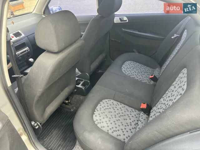 Серый Шкода Фабия, объемом двигателя 1.2 л и пробегом 243 тыс. км за 2850 $, фото 11 на Automoto.ua