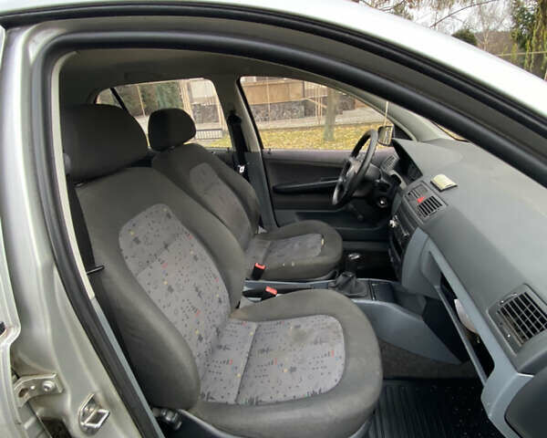 Серый Шкода Фабия, объемом двигателя 1.2 л и пробегом 777 тыс. км за 1999 $, фото 9 на Automoto.ua