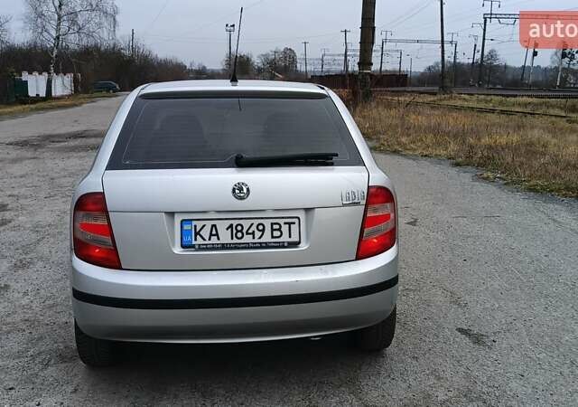 Серый Шкода Фабия, объемом двигателя 1.4 л и пробегом 371 тыс. км за 3200 $, фото 10 на Automoto.ua