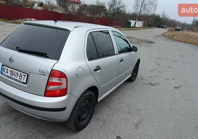 Серый Шкода Фабия, объемом двигателя 1.4 л и пробегом 371 тыс. км за 3200 $, фото 20 на Automoto.ua