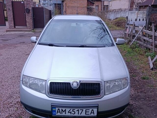 Серый Шкода Фабия, объемом двигателя 1.4 л и пробегом 226 тыс. км за 3500 $, фото 1 на Automoto.ua