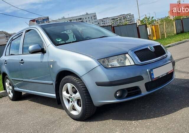 Сірий Шкода Фабія, об'ємом двигуна 1.39 л та пробігом 237 тис. км за 4350 $, фото 2 на Automoto.ua