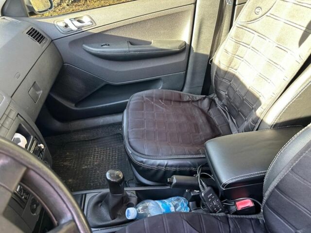 Серый Шкода Фабия, объемом двигателя 1.2 л и пробегом 196 тыс. км за 3400 $, фото 6 на Automoto.ua