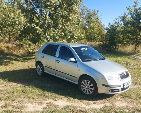 Серый Шкода Фабия, объемом двигателя 1.2 л и пробегом 280 тыс. км за 3600 $, фото 25 на Automoto.ua