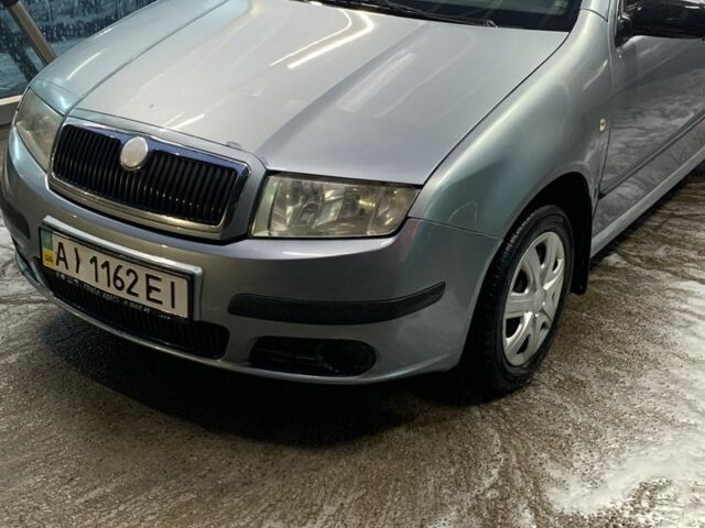 Серый Шкода Фабия, объемом двигателя 1.2 л и пробегом 257 тыс. км за 2950 $, фото 1 на Automoto.ua