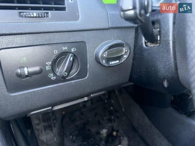 Сірий Шкода Фабія, об'ємом двигуна 1.4 л та пробігом 245 тис. км за 1600 $, фото 13 на Automoto.ua