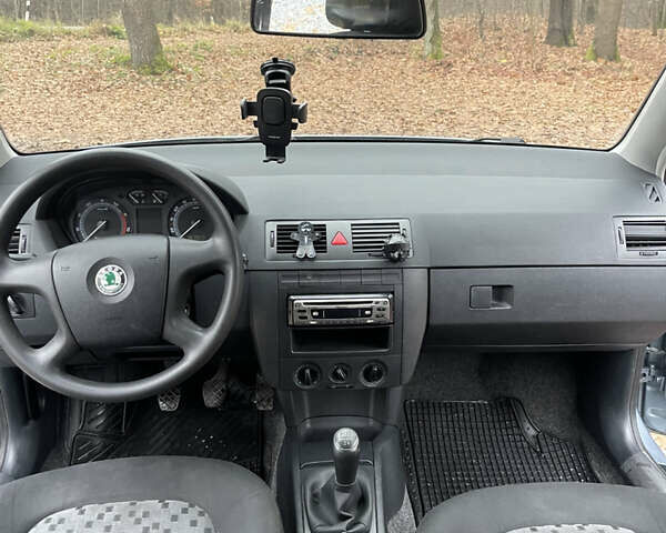 Серый Шкода Фабия, объемом двигателя 1.2 л и пробегом 91 тыс. км за 4300 $, фото 9 на Automoto.ua