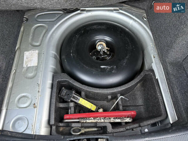 Сірий Шкода Фабія, об'ємом двигуна 1.39 л та пробігом 201 тис. км за 4200 $, фото 15 на Automoto.ua