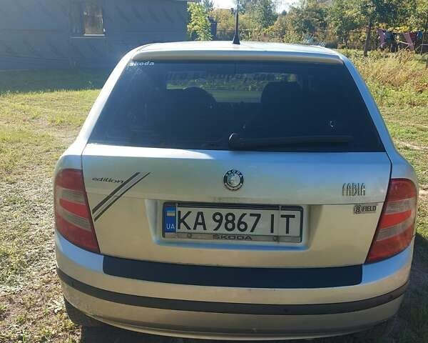 Серый Шкода Фабия, объемом двигателя 1.2 л и пробегом 280 тыс. км за 3600 $, фото 23 на Automoto.ua