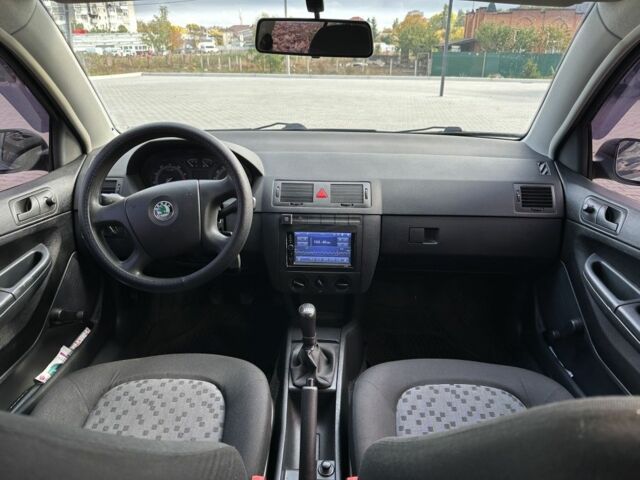 Шкода Фабія 2005 у Кропивницькому (Кіровограді) на Automoto.ua Сірий Шкода Фабія, об'ємом двигуна 1.2 л та пробігом 187 тис. км за 4100 $, фото 6 на Automoto.ua