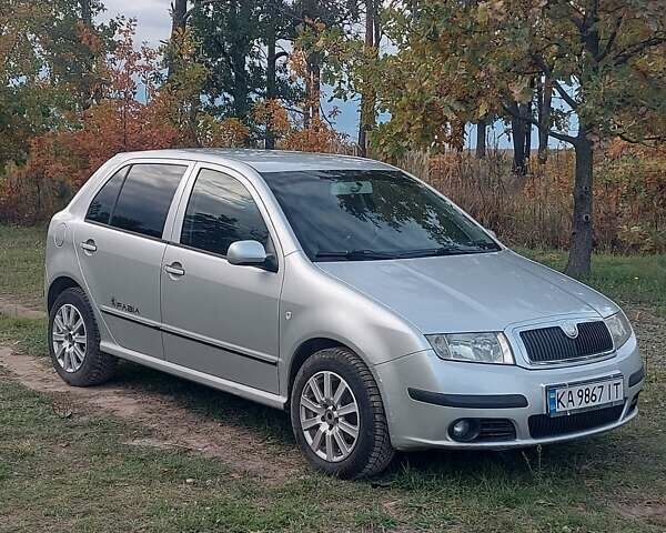 Серый Шкода Фабия, объемом двигателя 1.2 л и пробегом 280 тыс. км за 3600 $, фото 5 на Automoto.ua