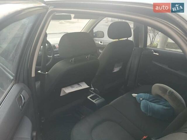 Сірий Шкода Фабія, об'ємом двигуна 1.4 л та пробігом 290 тис. км за 4500 $, фото 5 на Automoto.ua