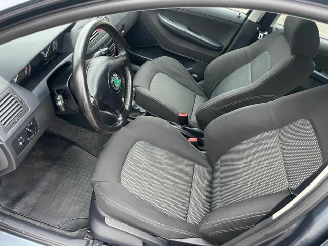 Серый Шкода Фабия, объемом двигателя 0 л и пробегом 244 тыс. км за 4300 $, фото 7 на Automoto.ua