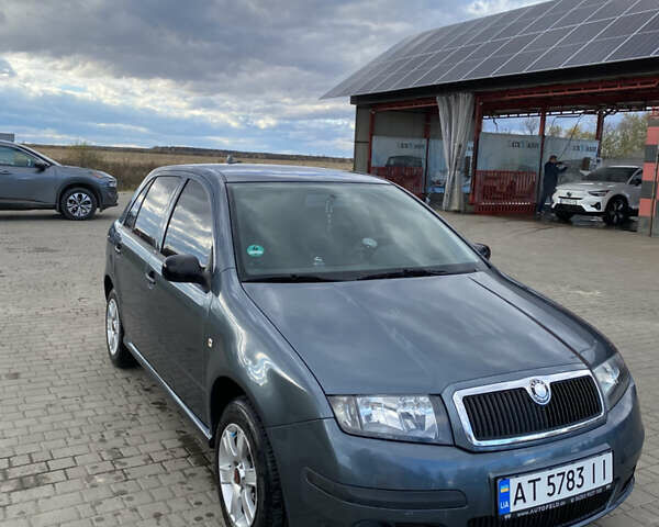 Серый Шкода Фабия, объемом двигателя 1.2 л и пробегом 207 тыс. км за 4000 $, фото 6 на Automoto.ua
