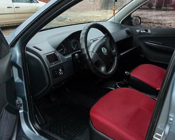 Серый Шкода Фабия, объемом двигателя 1.2 л и пробегом 290 тыс. км за 2999 $, фото 37 на Automoto.ua