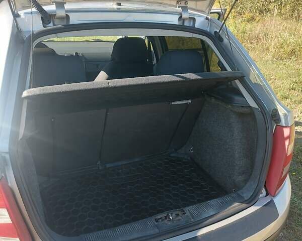 Серый Шкода Фабия, объемом двигателя 1.2 л и пробегом 280 тыс. км за 3600 $, фото 35 на Automoto.ua